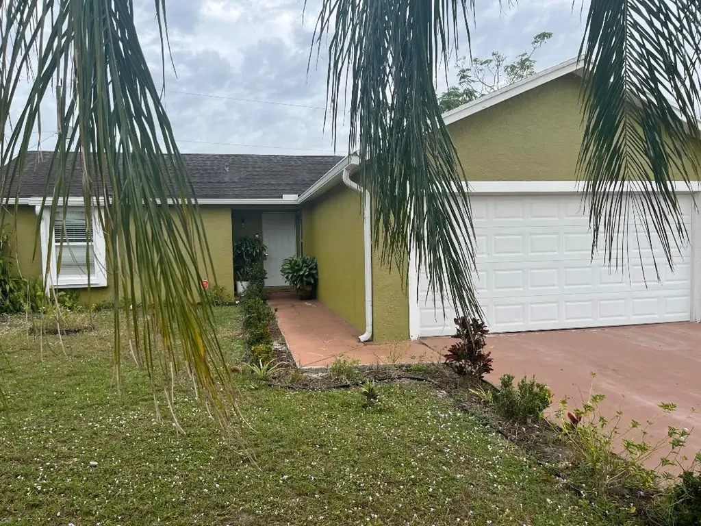 4189 SW Alice Street Port St Lucie FL 34953