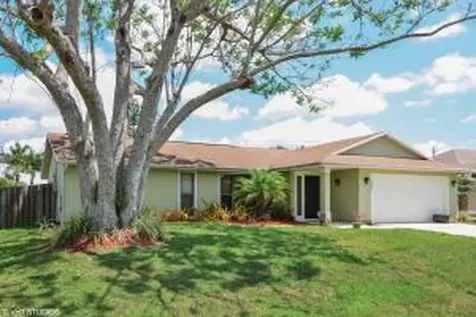 447 SE Nome Drive Port St Lucie FL 34984