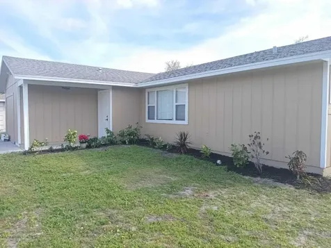 1142 SW Goodman Avenue Port St Lucie FL 34953