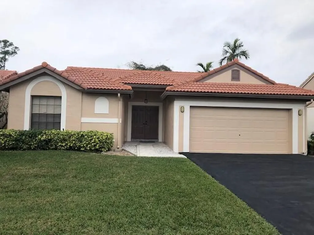 1121 New Parkview Place Haverhill FL 33417