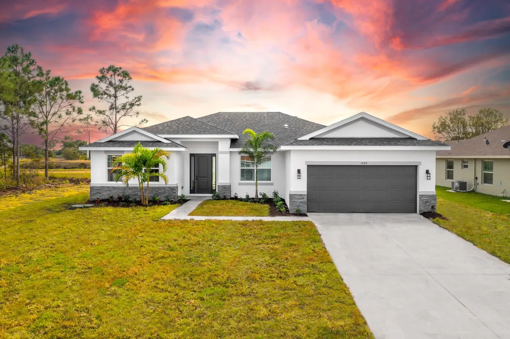 1422 SW Abacus Avenue Port St Lucie FL 34953
