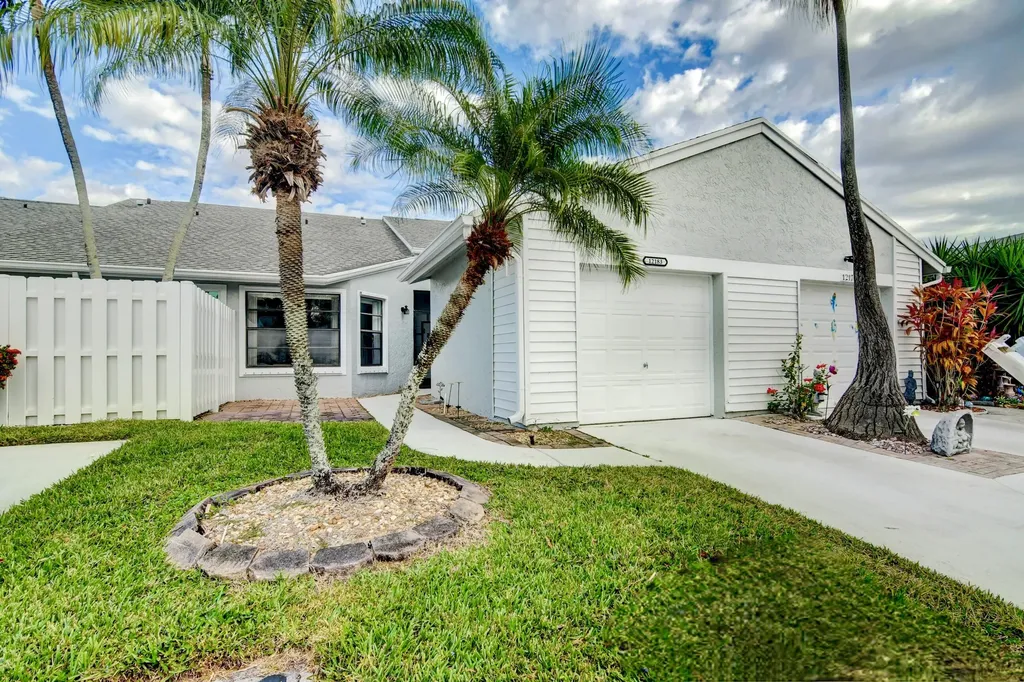 12183 Forest Greens Drive Boynton Beach FL 33437
