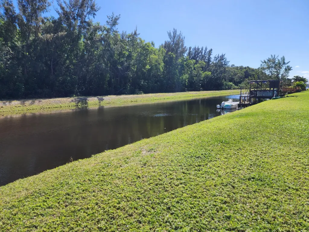 94 Mayfair Lane Boynton Beach FL 33426