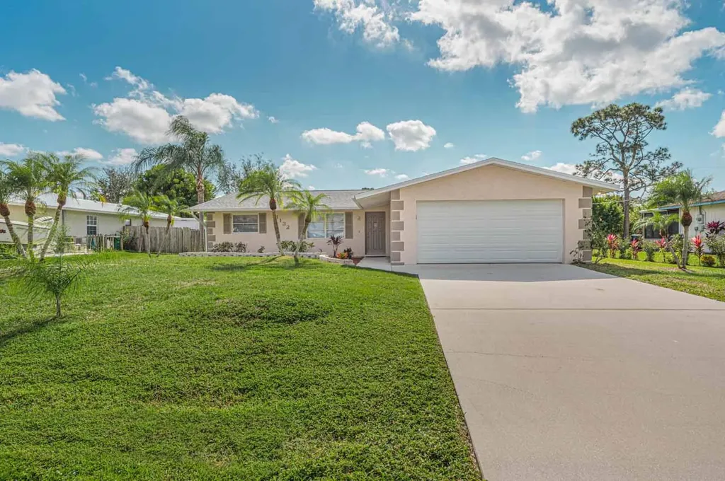 1132 SE Palm Beach Road Port St Lucie FL 34952