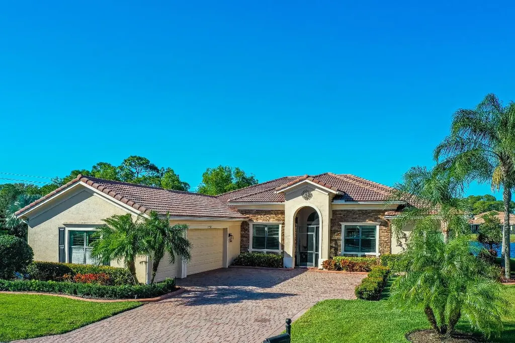 3034 NW Stoney Creek Avenue Jensen Beach FL 34957