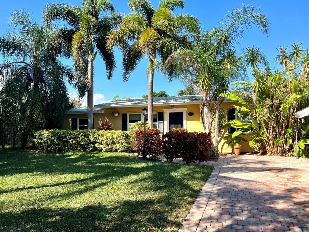 221 NE 15th Street Delray Beach FL 33444
