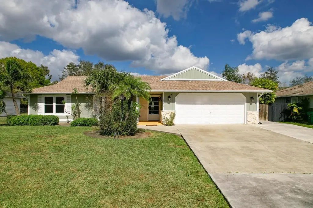 7008 Lakeland Boulevard Fort Pierce FL 34951
