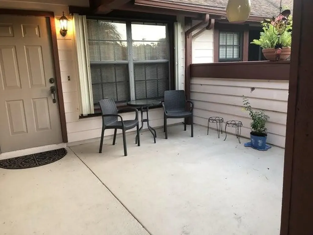1442 SE Colchester Circle Port St Lucie FL 34952
