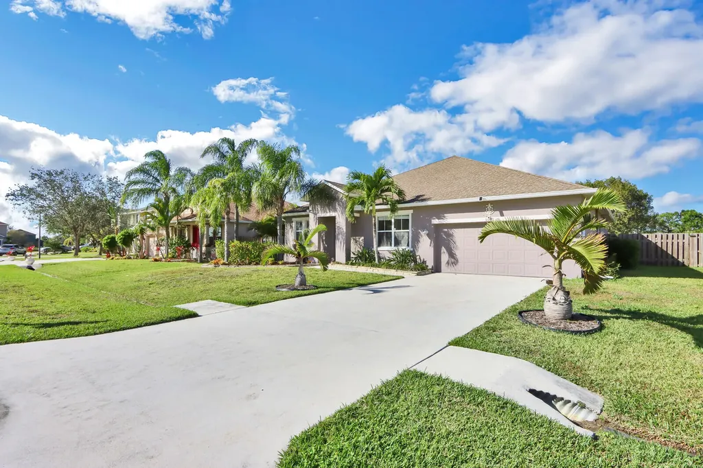 5837 NW Drill Court Port St Lucie FL 34986