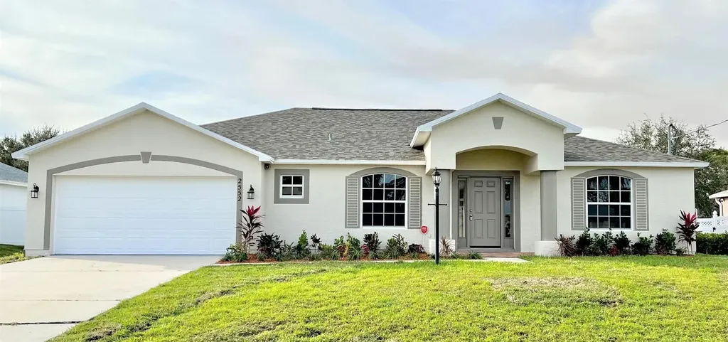 2552 SW Calder Street Port St Lucie FL 34953