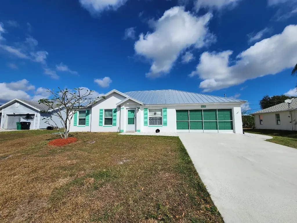 643 SW Hillsboro Circle Port St Lucie FL 34953