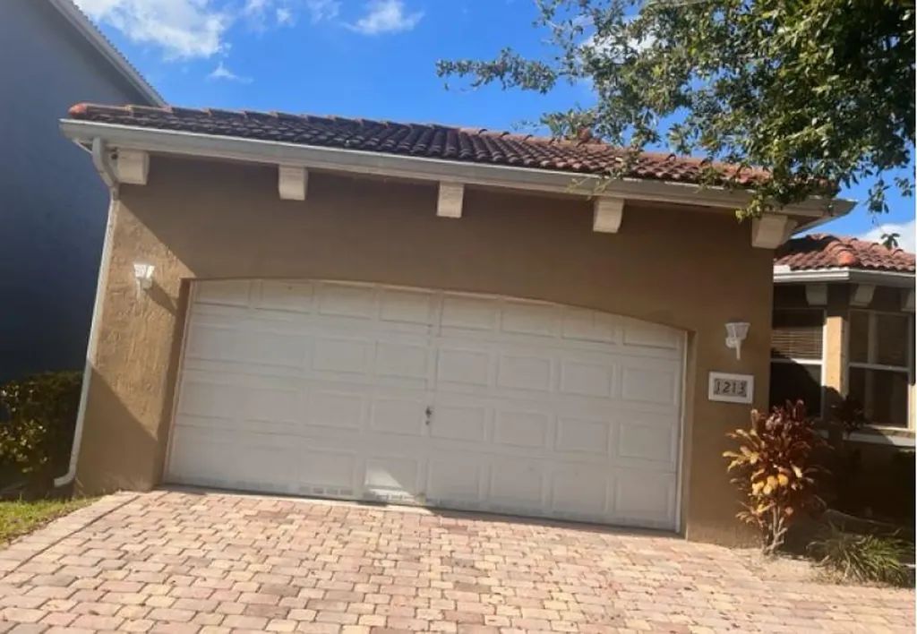 1213 Rosegate Boulevard Riviera Beach FL 33404