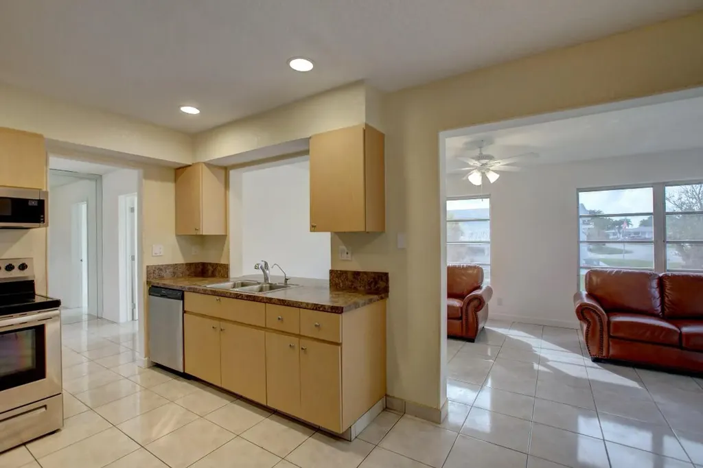 6820 NW 14th Place Margate FL 33063