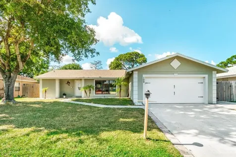 109 Timber Run W Riviera Beach FL 33407