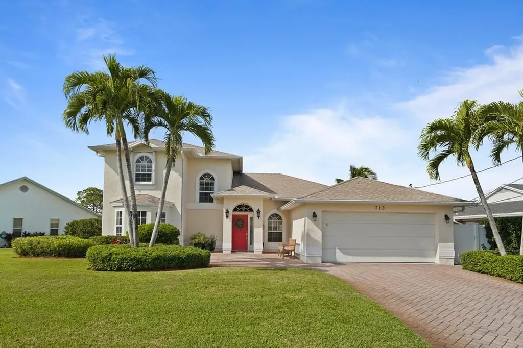 713 SE Portage Avenue Port St Lucie FL 34984
