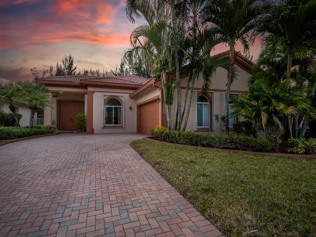 192 Bella Vista Way Royal Palm Beach FL 33411
