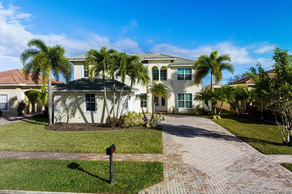 157 Bella Vista Way Royal Palm Beach FL 33411