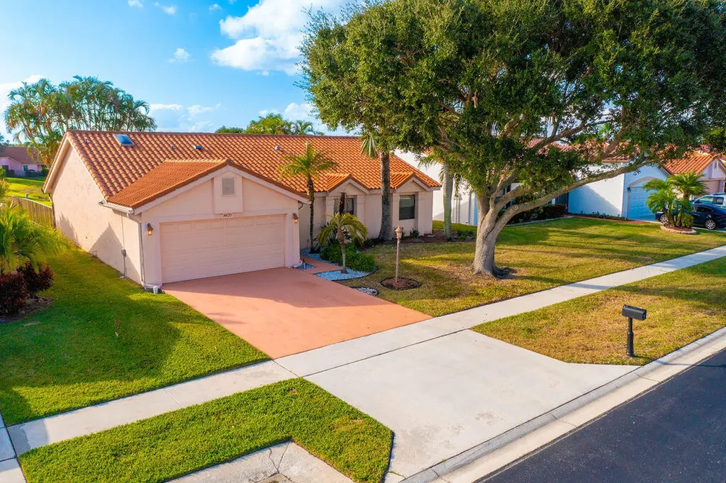 8670 Egret Isle Terrace Lake Worth FL 33467