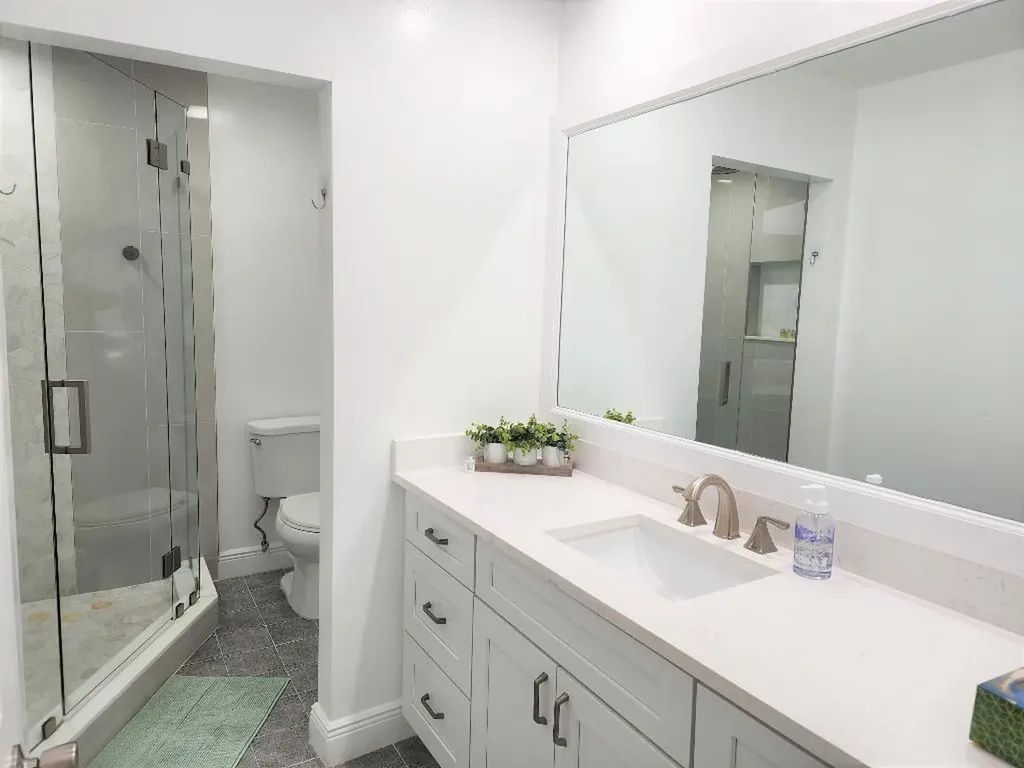 572 SE 20th Avenue Deerfield Beach FL 33441