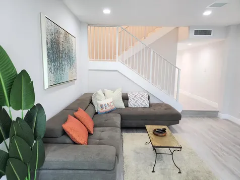 572 SE 20th Avenue Deerfield Beach FL 33441