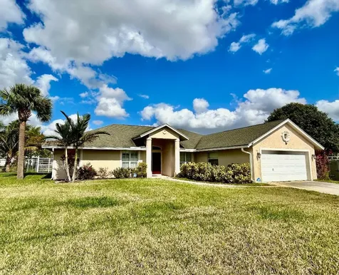 941 SW Excel Avenue Port St Lucie FL 34953