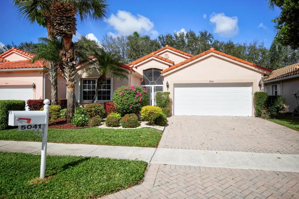 5041 Glenville Drive Boynton Beach FL 33437