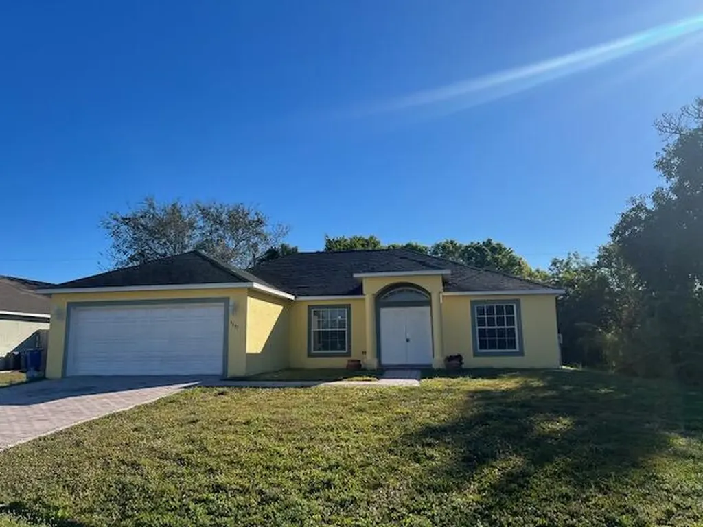 4643 SW Bachelor Street Port St Lucie FL 34953