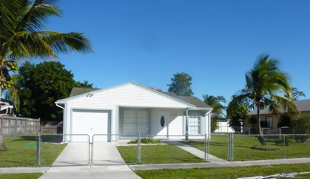 10619 Bobbie Lane Royal Palm Beach FL 33411
