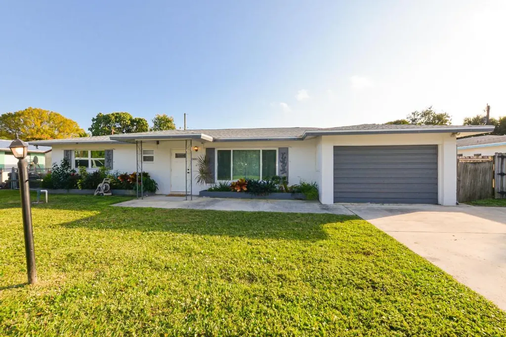 2403 Melon Court Fort Pierce FL 34982
