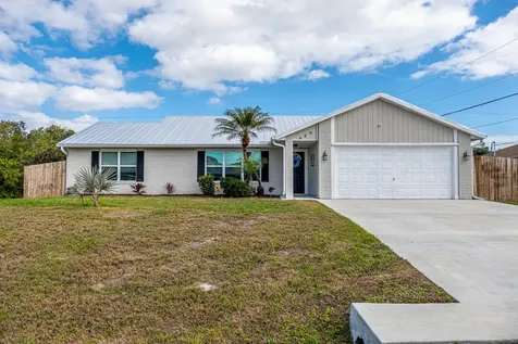 489 SW College Park Road Port St Lucie FL 34953