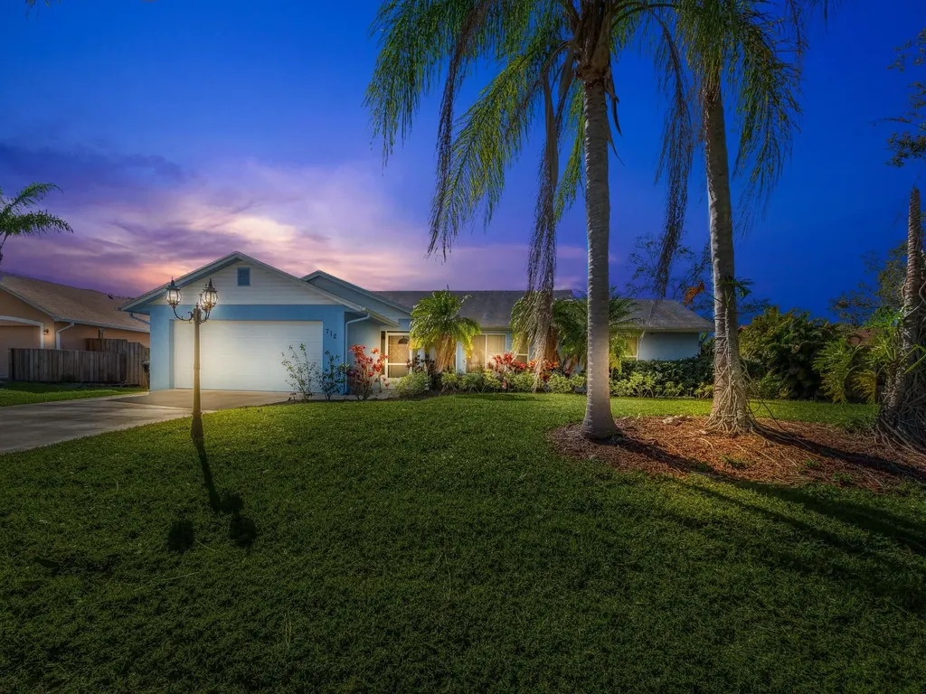 712 SE Majestic Terrace Port St Lucie FL 34983
