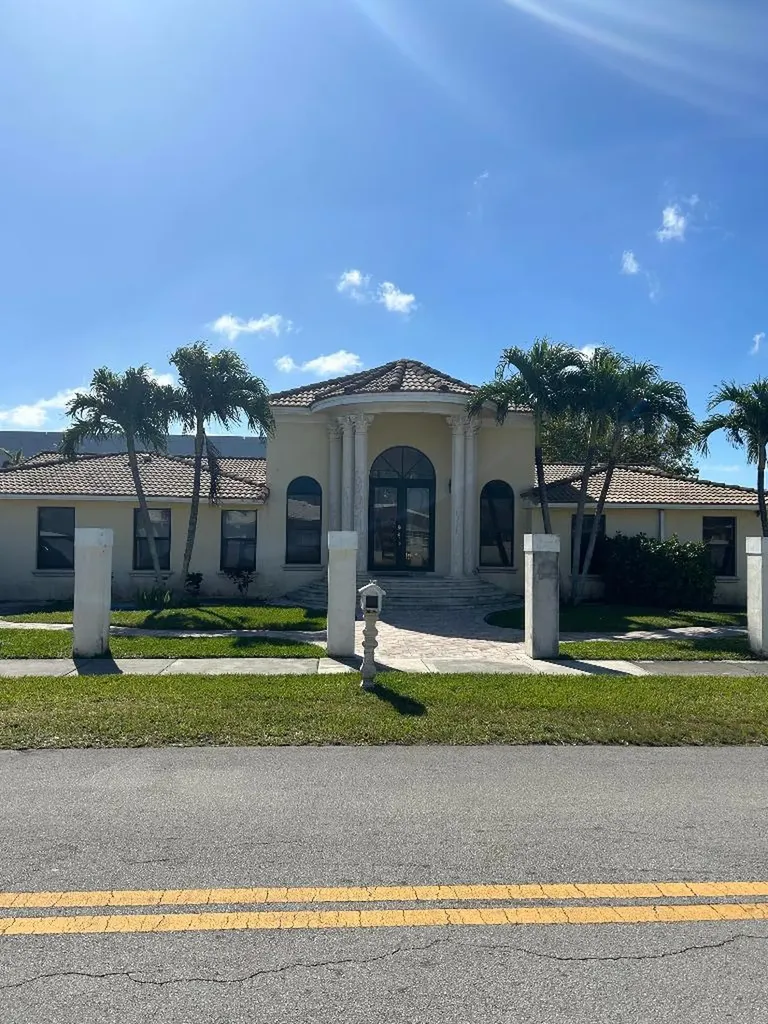 9940 SW 38th Street Miami FL 33165