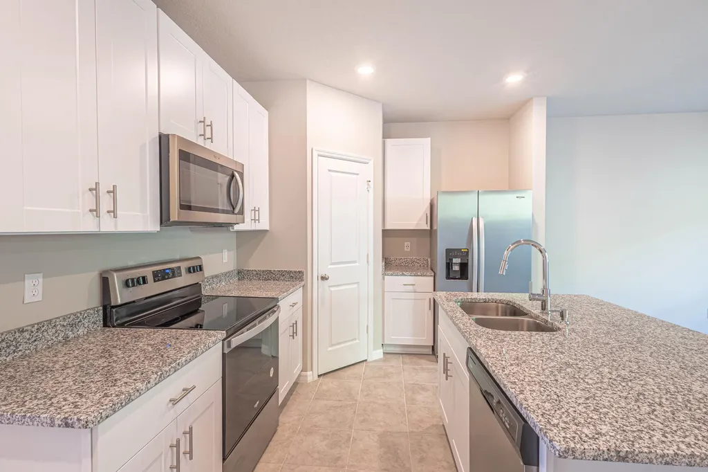 3569 San Bernardino Way Palm Springs FL 33461