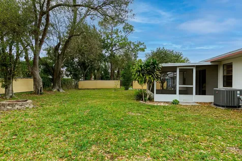 412 SE Seabreeze Lane Port St Lucie FL 34983