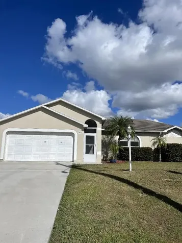 1033 SW Facet Avenue Port St Lucie FL 34953