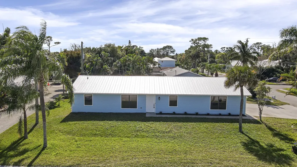 1052 SW 27th Street Palm City FL 34990