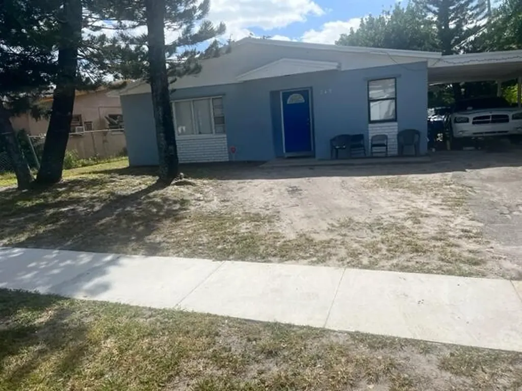 240 NW 20th Court Boynton Beach FL 33435