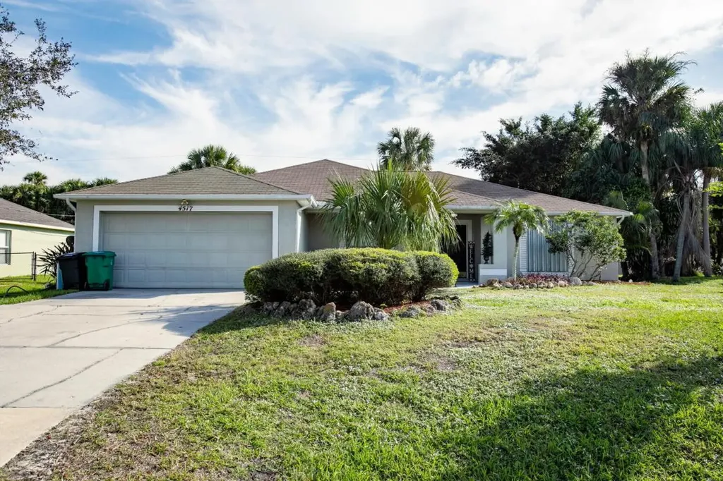4517 SW Van Dyke Street Port St Lucie FL 34953