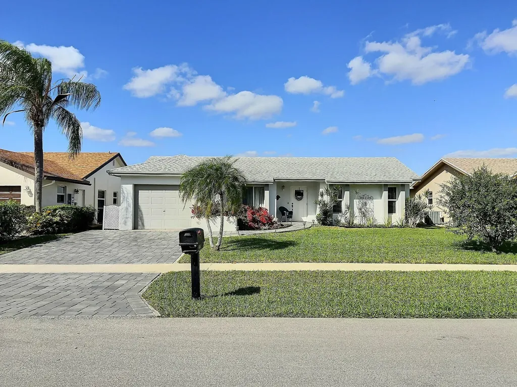 10585 Greenbriar Court Boca Raton FL 33498
