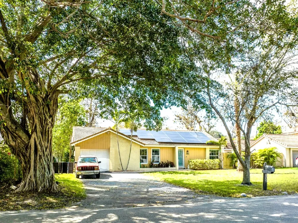 8992 Shadow Wood Boulevard Coral Springs FL 33071