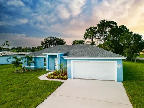 225 SW Starflower Avenue Port St Lucie FL 34984