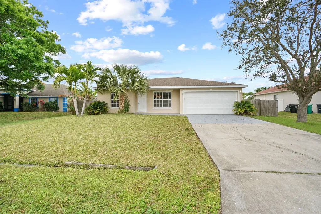 461 SW Dolores Avenue Port St Lucie FL 34983