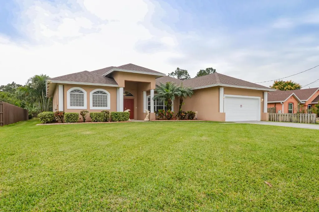 558 SW Natalie Terrace Port St Lucie FL 34953