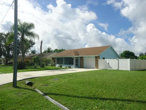 2206 SE Carnation Road Port St Lucie FL 34952