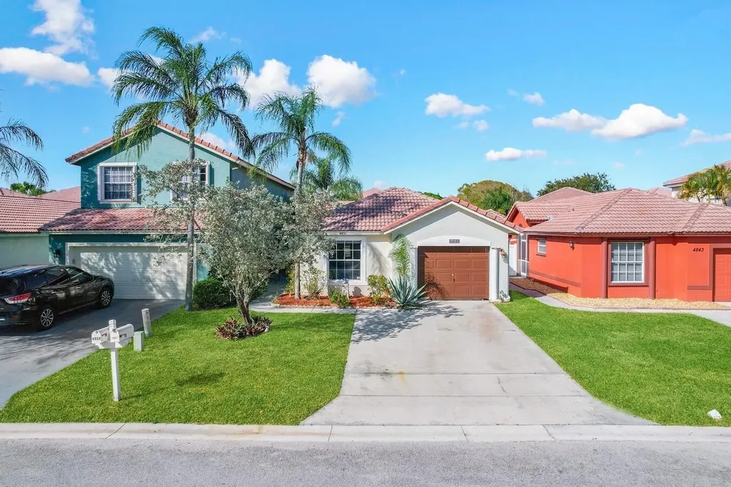 4851 Concordia Lane Boynton Beach FL 33436