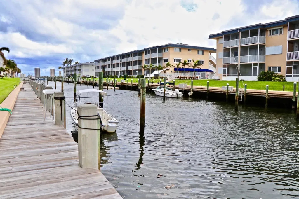 124 Shore Court North Palm Beach FL 33408