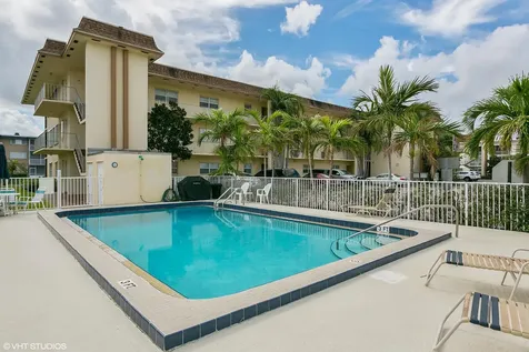 124 Shore Court North Palm Beach FL 33408
