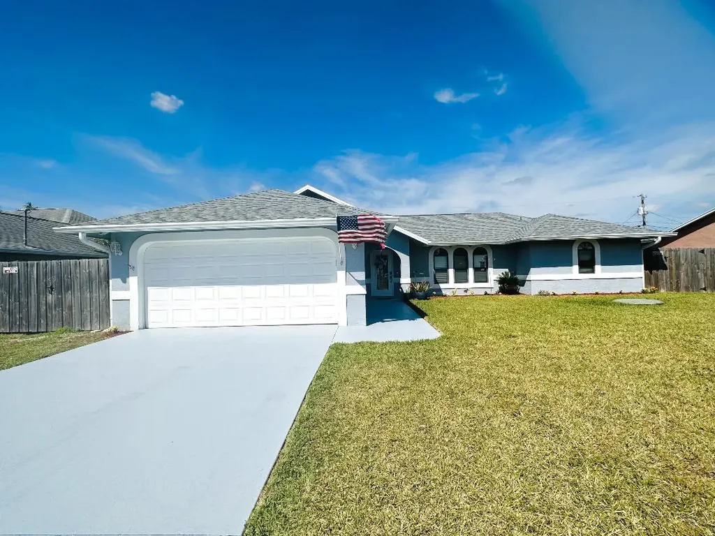 2305 SW Kent Circle Port St Lucie FL 34953