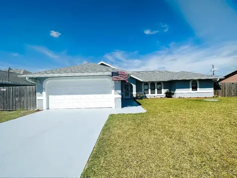 2305 SW Kent Circle Port St Lucie FL 34953