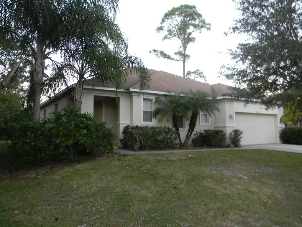 722 NW Fairhaven Drive Port St Lucie FL 34983